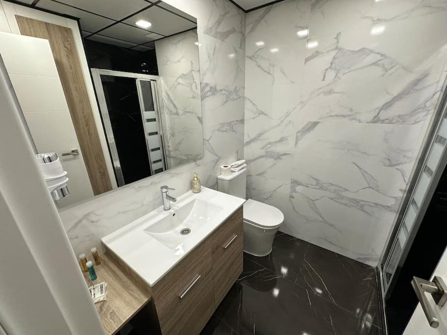Cozy Penthouse With Terrace In Gran Via - 3c Apartamento *
